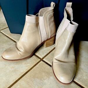Mia Taupe Tan Leather Ankle Boots Chunky Heel and Side Zipper Women Size 7.5 Y2K